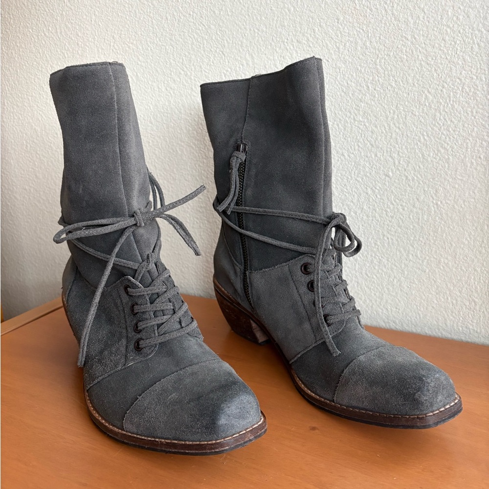 Latigo Charcoal Lace Up Boots